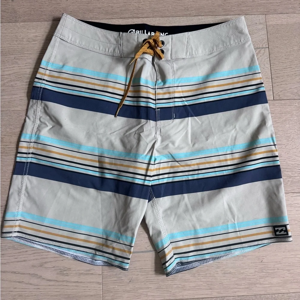 Men’s Billabong Recycler Board Shorts size size 29